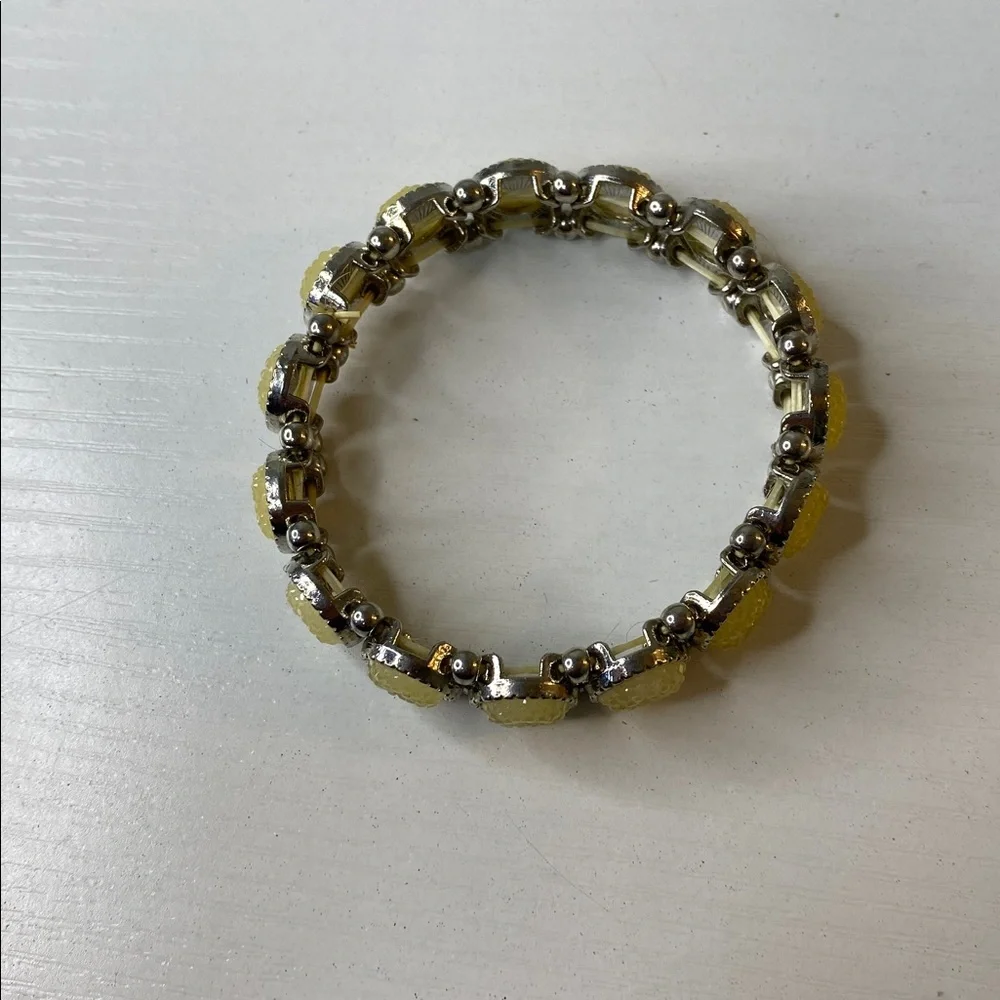 Stretchy bracelet